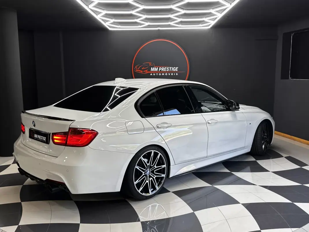 BMW 320 2014 - 18990 EUR, 218000 km - AUTO.MOTO.pt - 218000km - foto 26 de 44