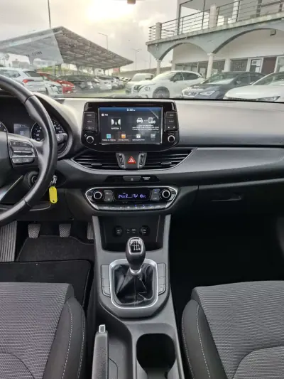 Hyundai i30 2020 - 13000 EUR, 123500 km - AUTO.MOTO.pt - 123500km - foto 16 de 25