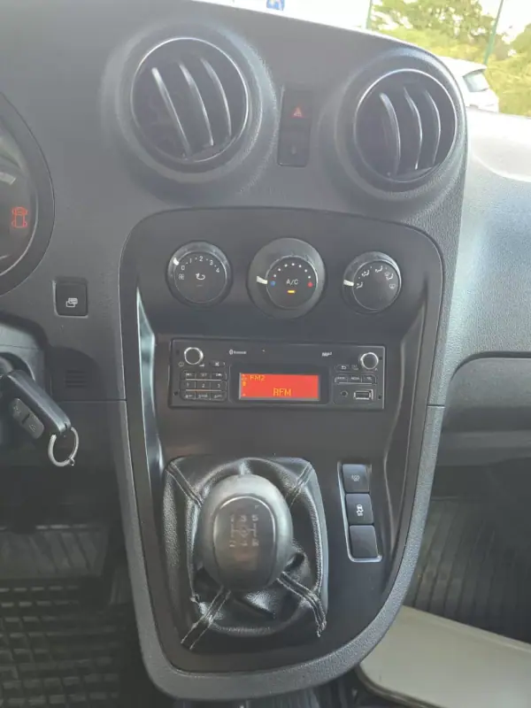 Mercedes-Benz Citan 2020 - 13450 EUR, 121000 km - AUTO.MOTO.pt - 121000km - foto 10 de 10