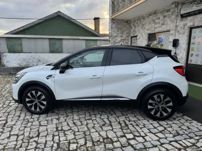 Renault Captur 2023 - 18500 EUR, 103000 km - AUTO.MOTO.pt - 103000km - foto 4 de 48