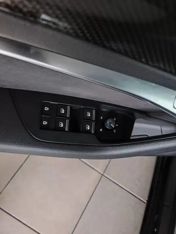 Audi A6 2018 - 26950 EUR, 198000 km - AUTO.MOTO.pt - 198000km - foto 23 de 45