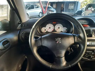 Peugeot 206 SW 2004 - 2500 EUR, 295418 km - AUTO.MOTO.pt - 295418km - foto 5 de 9