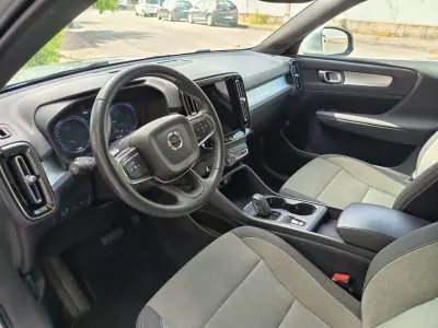 Volvo XC 40 2020 - 23990 EUR, 116700 km - AUTO.MOTO.pt - 116700km - foto 17 de 26