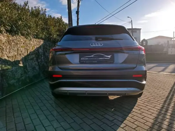 Audi Q4 e-tron 2023 - 36500 EUR, 36000 km - AUTO.MOTO.pt - 36000km - foto 8 de 18