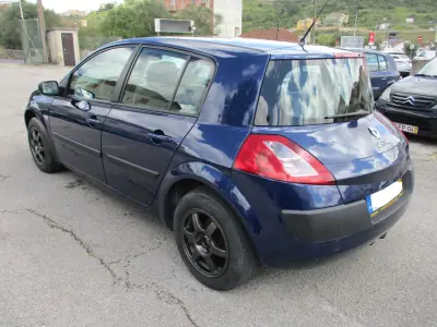 Renault Mégane 2003 - 3500 EUR, 209000 km - AUTO.MOTO.pt - 209000km - foto 8 de 8