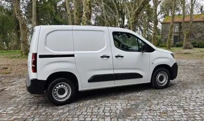 Peugeot 2021 - 12250 EUR, 171000 km - AUTO.MOTO.pt - 171000km - foto 10 de 20