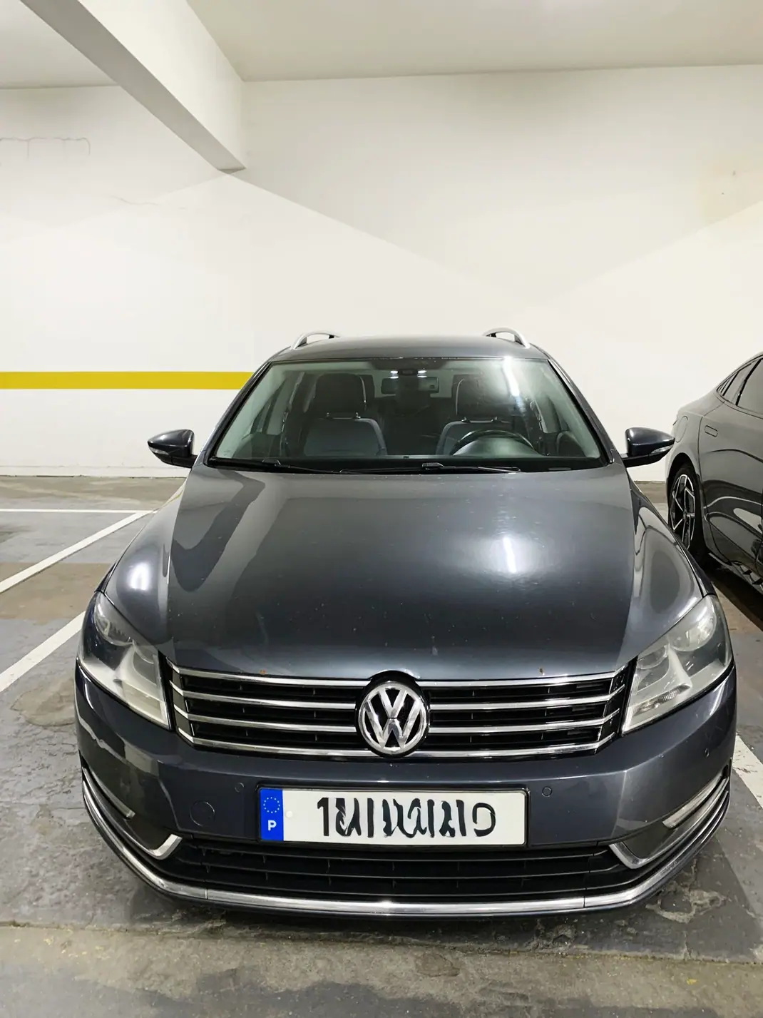 Volkswagen Passat Variant 2011 - 6500 EUR, 277000 km - AUTO.MOTO.pt - 277000km - foto 4 de 10