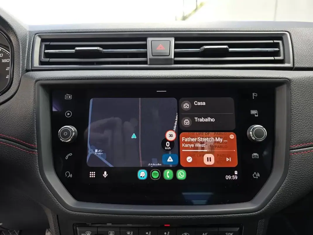 SEAT Arona 2020 - 14500 EUR, 61900 km - AUTO.MOTO.pt - 61900km - foto 25 de 42