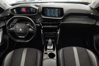 Peugeot e-2008 2020 - 14790 EUR, 153203 km - AUTO.MOTO.pt - 153203km - foto 7 de 9