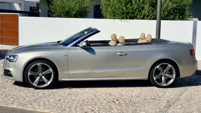 Audi A5 Cabrio 2015 - 23900 EUR, 128555 km - AUTO.MOTO.pt - 128555km - foto 5 de 61