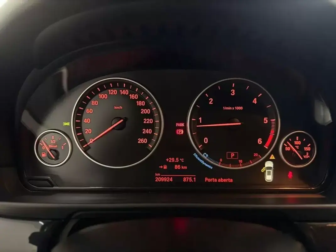 BMW 520 2014 - 14990 EUR, 209924 km - 209924km - foto 22 de 25