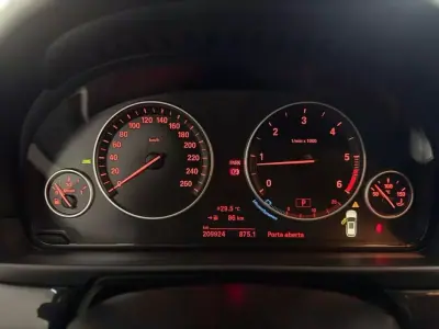BMW 520 2014 - 14990 EUR, 209924 km - AUTO.MOTO.pt - 209924km - foto 22 de 25