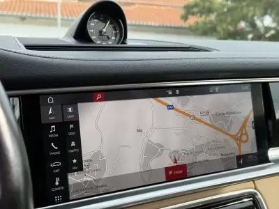 Porsche Panamera Sport Turismo 2018 - 64999 EUR, 128000 km - AUTO.MOTO.pt - 128000km - foto 21 de 27