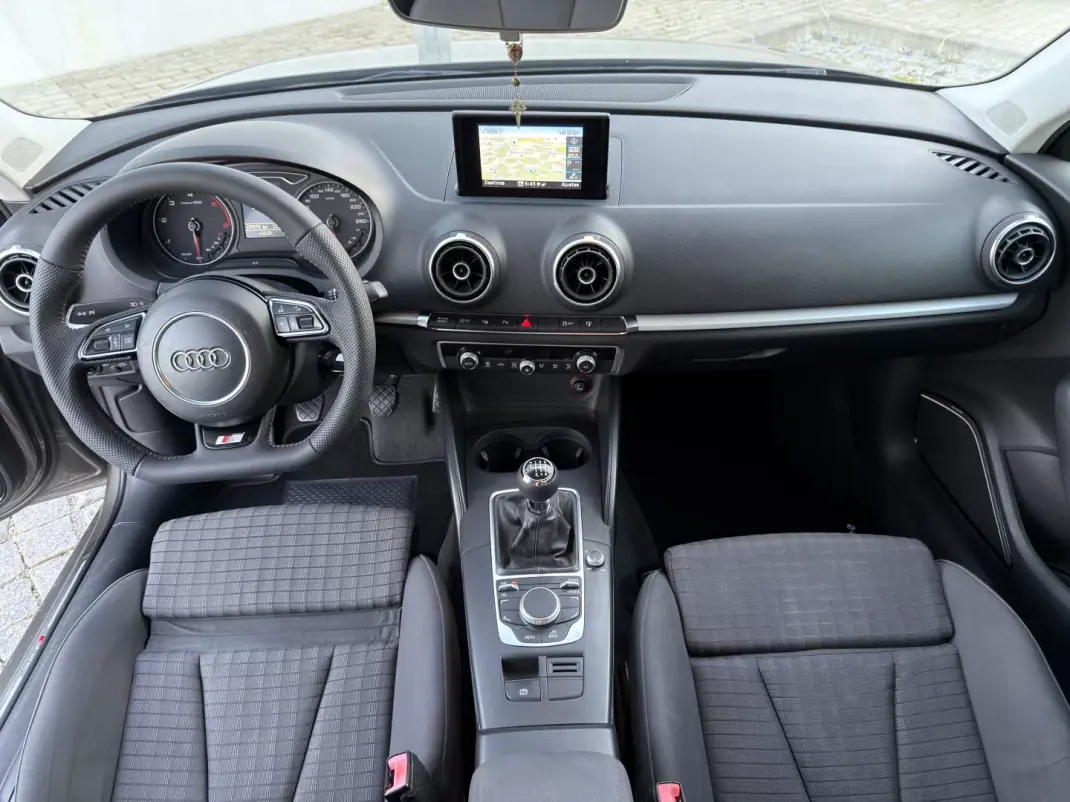 Audi A3 Limousine 2016 - 17000 EUR, 187641 km - AUTO.MOTO.pt - 187641km - foto 8 de 19