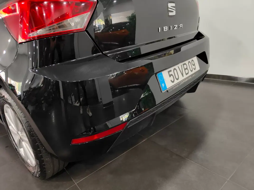 SEAT Ibiza 2018 - 11990 EUR, 150000 km - AUTO.MOTO.pt - 150000km - foto 18 de 30