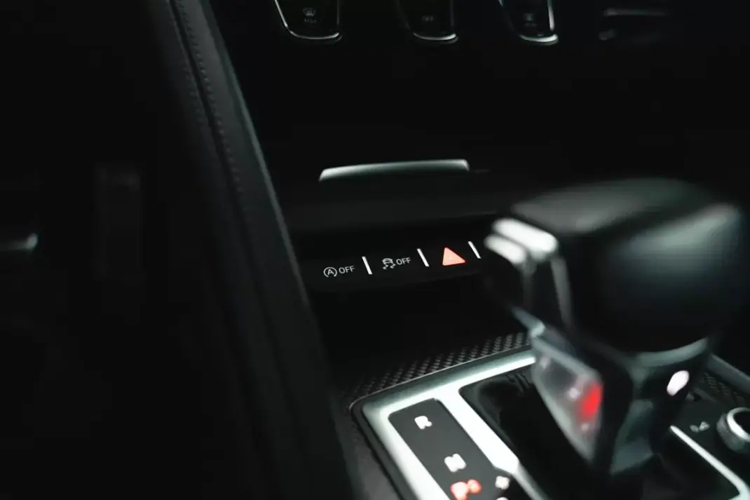 Audi R8 Coupé 2016 - 129950 EUR, 87000 km - 87000km - foto 36 de 51