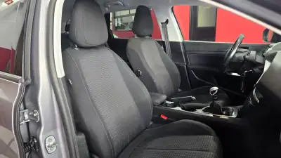 Peugeot 308 SW 2018 - 12650 EUR, 133760 km - AUTO.MOTO.pt - 133760km - foto 49 de 60