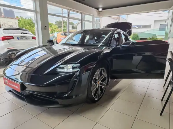 Porsche Taycan 2020 - 61500 EUR, 54000 km - AUTO.MOTO.pt - 54000km - foto 23 de 37