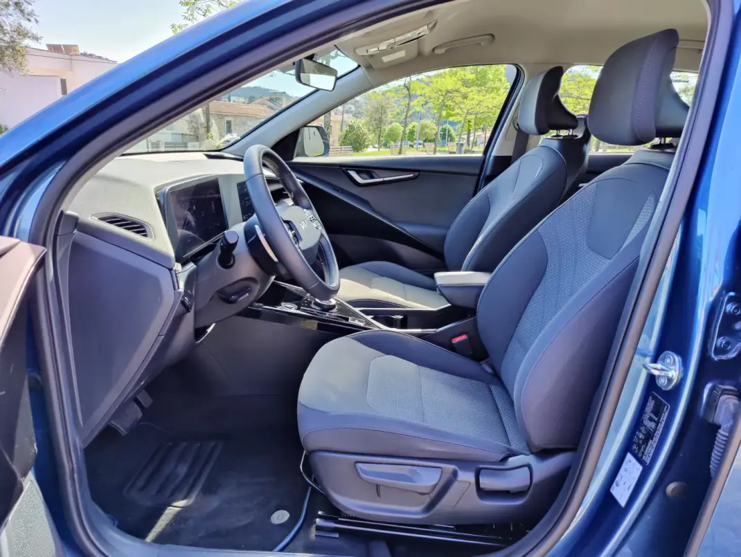 Kia e-Niro 2023 - 26990 EUR, 53098 km - AUTO.MOTO.pt - 53098km - foto 10 de 12