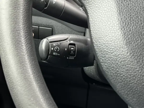 Peugeot Partner 1.6 BlueHdi 3 Lug 2018 - 9800 EUR, 200000 km - AUTO.MOTO.pt - 200000km - foto 14 de 20