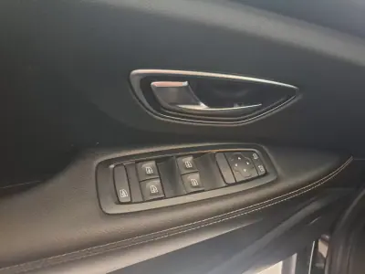 Renault Scénic 2017 - 9980 EUR, 262136 km - AUTO.MOTO.pt - 262136km - foto 34 de 39