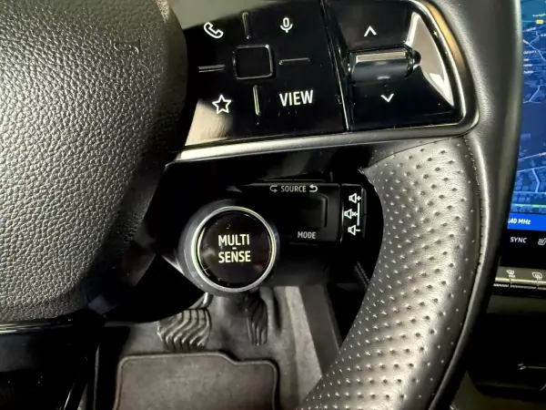 Renault Mégane E-Tech 2023 - 25500 EUR, 58000 km - AUTO.MOTO.pt - 58000km - foto 89 de 121