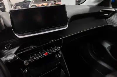 Peugeot 208 2019 - 14500 EUR, 90000 km - AUTO.MOTO.pt - 90000km - foto 40 de 60