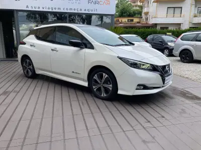 Nissan Leaf 2019 - 13500 EUR, 81279 km - AUTO.MOTO.pt - 81279km - foto 4 de 20