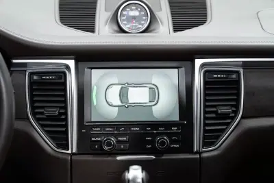 Porsche Macan 2016 - 49950 EUR, 131000 km - AUTO.MOTO.pt - 131000km - foto 42 de 53