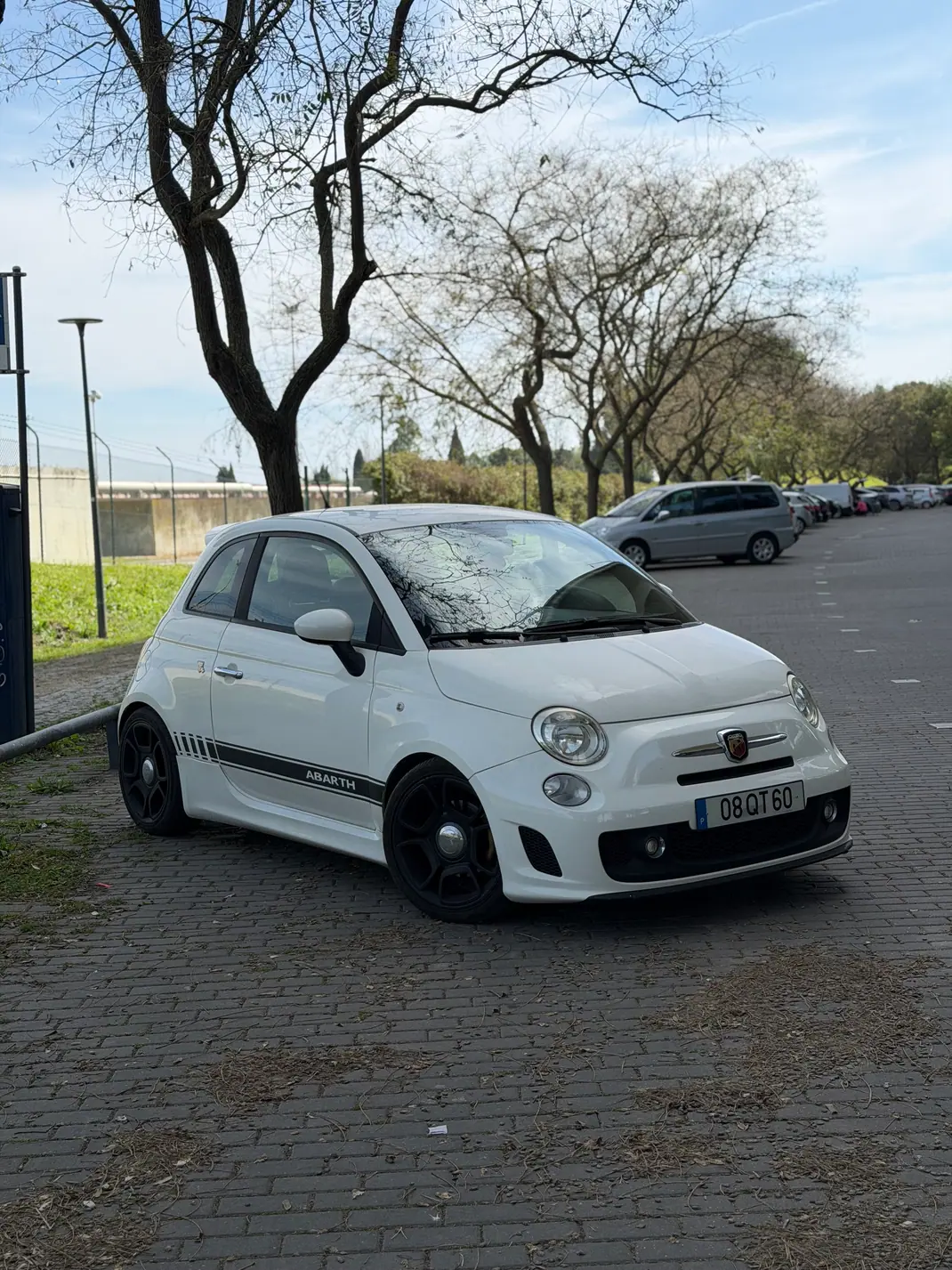 Abarth 500 2010 - 11500 EUR, 152535 km - AUTO.MOTO.pt - 152535km - foto 1 de 10