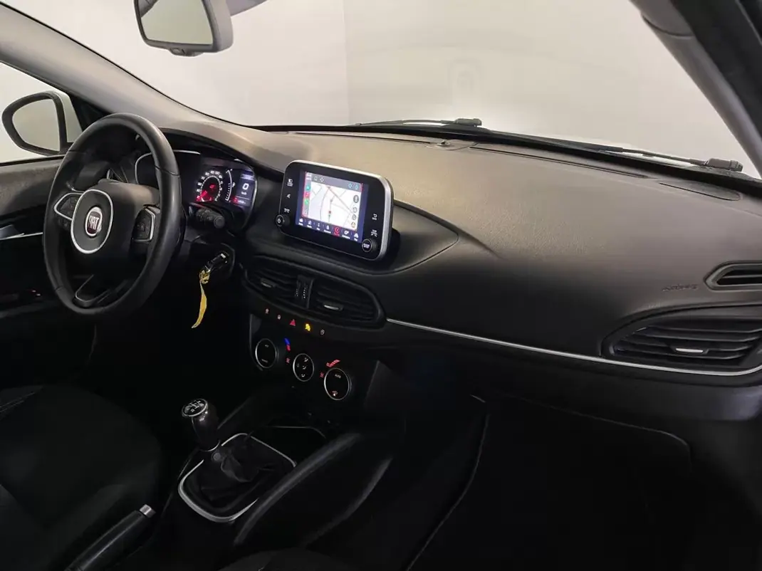 Fiat Tipo 2019 - 8900 EUR, 146000 km - AUTO.MOTO.pt - 146000km - foto 13 de 32