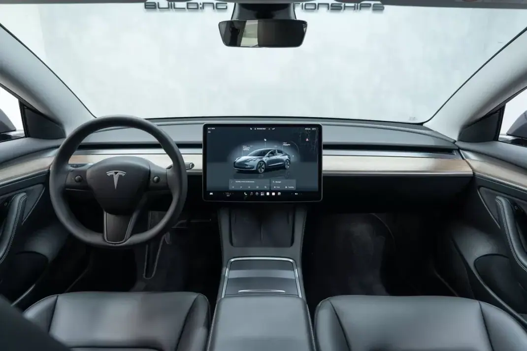 Tesla Model 3 2023 - 31950 EUR, 88000 km - 88000km - foto 17 de 48