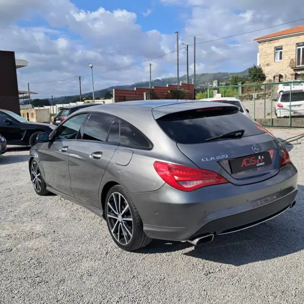 Mercedes-Benz CLA 220 2015 - 17690 EUR, 199000 km - AUTO.MOTO.pt - 199000km - foto 4 de 14