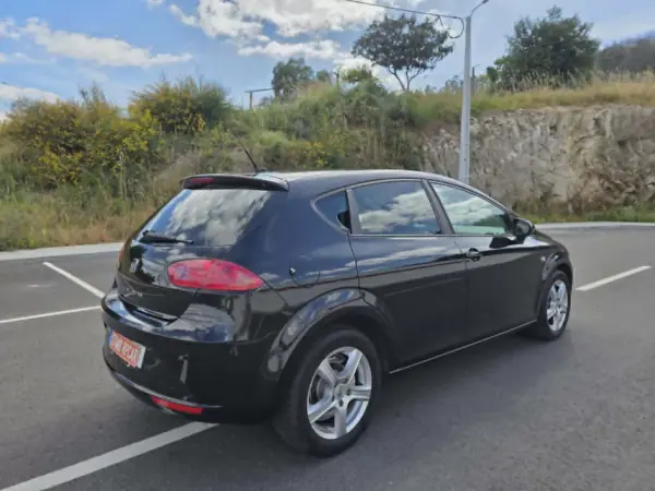 SEAT Leon 2012 - 9750 EUR, 166000 km - AUTO.MOTO.pt - 166000km - foto 11 de 15