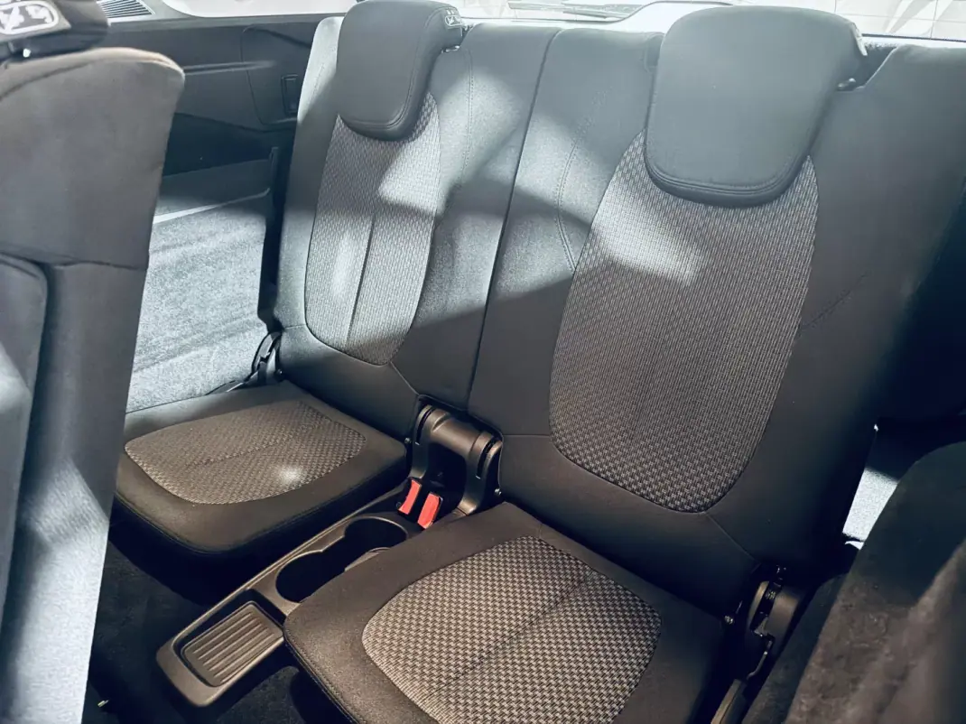 BMW 218 Gran Tourer 2017 - 17990 EUR, 127506 km - AUTO.MOTO.pt - 127506km - foto 23 de 39