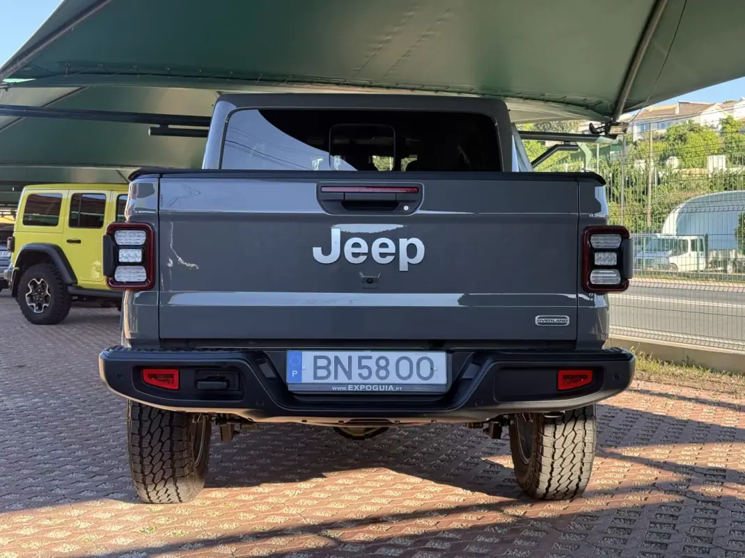 Jeep Gladiator 2024 - 79800 EUR, 2649 km - AUTO.MOTO.pt - 2649km - foto 5 de 23