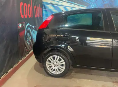 Fiat Punto 2018 - 8500 EUR, 105000 km - AUTO.MOTO.pt - 105000km - foto 17 de 41