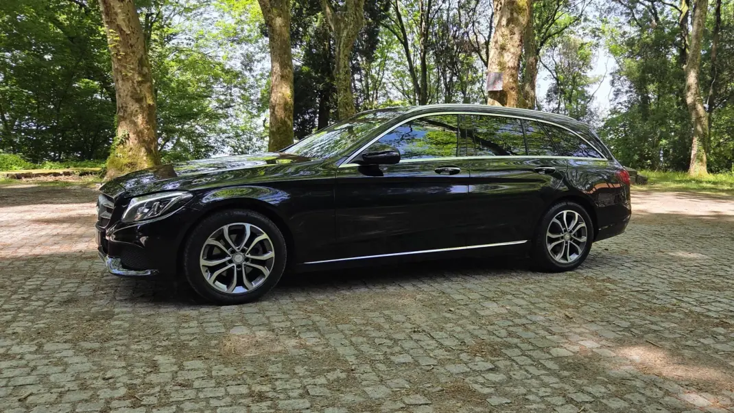 Mercedes-Benz C 200 2015 - 13750 EUR, 234000 km - AUTO.MOTO.pt - 234000km - foto 5 de 23