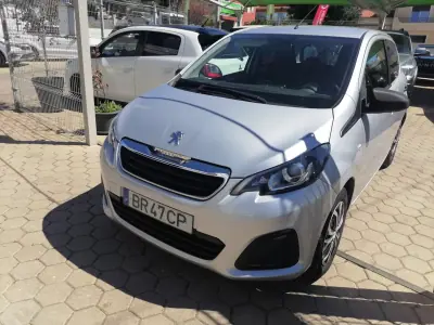 Peugeot 108 2020 - 9800 EUR, 74200 km - AUTO.MOTO.pt - 74200km - foto 3 de 10