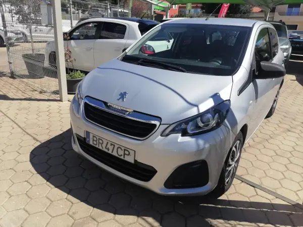 Peugeot 108 2020 - 9800 EUR, 74200 km - AUTO.MOTO.pt - 74200km - foto 3 de 10