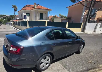 Skoda Octavia 2018 - 8990 EUR, 179225 km - AUTO.MOTO.pt - 179225km - foto 5 de 12