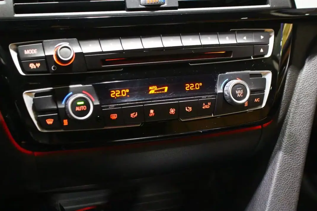 BMW 418 Gran Coupé 2019 - 23800 EUR, 174000 km - AUTO.MOTO.pt - 174000km - foto 39 de 44
