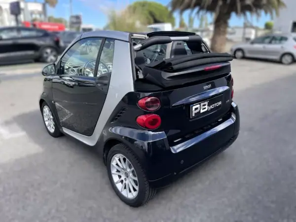 Smart Fortwo Cabrio 2011 - 8900 EUR, 129245 km - AUTO.MOTO.pt - 129245km - foto 21 de 29