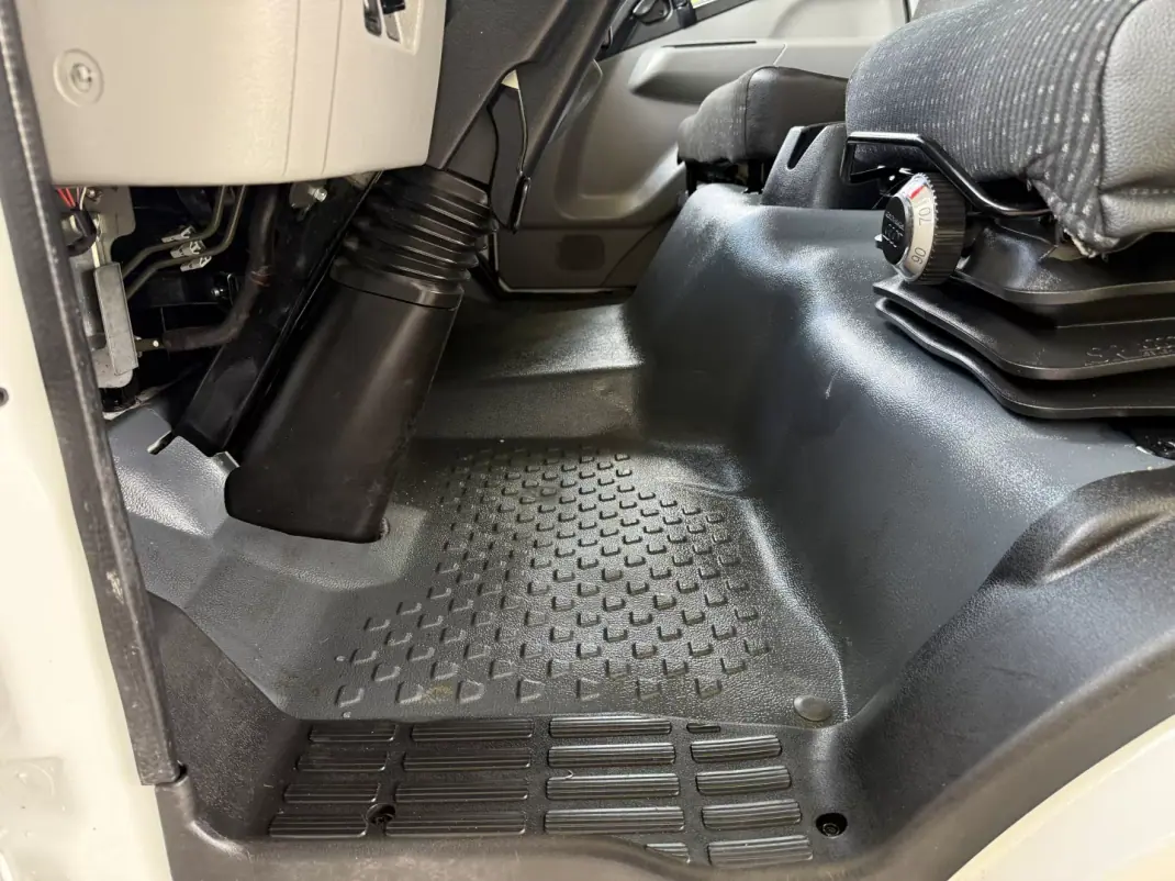Mitsubishi 2019 - 27600 EUR, 144000 km - AUTO.MOTO.pt - 144000km - foto 14 de 25
