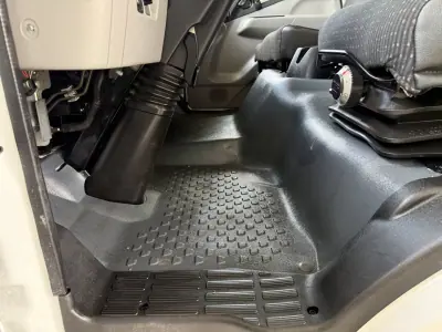 Mitsubishi 2019 - 27600 EUR, 144000 km - AUTO.MOTO.pt - 144000km - foto 14 de 25