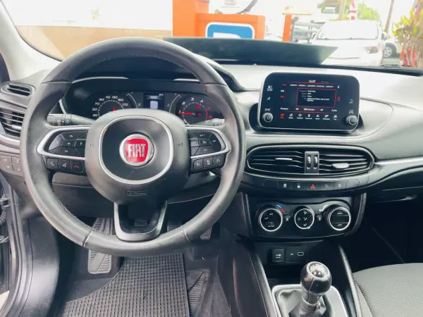 Fiat Tipo 2020 - 12950 EUR, 102030 km - AUTO.MOTO.pt - 102030km - foto 10 de 12