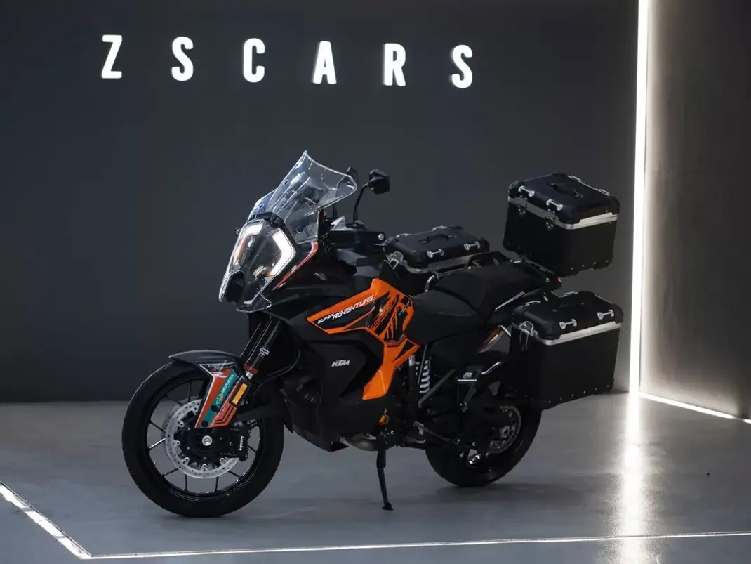KTM 1190 RC8 R Race Spec 2022 - 16490 EUR, 19000 km - 19000km - foto 2 de 12