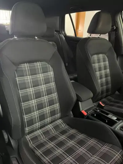Volkswagen Golf 2015 - 18900 EUR, 147980 km - AUTO.MOTO.pt - 147980km - foto 10 de 16