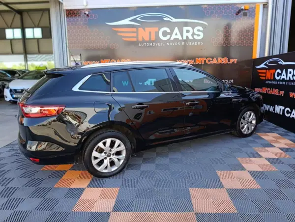 Renault Mégane Sport Tourer 2020 - 14900 EUR, 164500 km - 164500km - foto 2 de 17