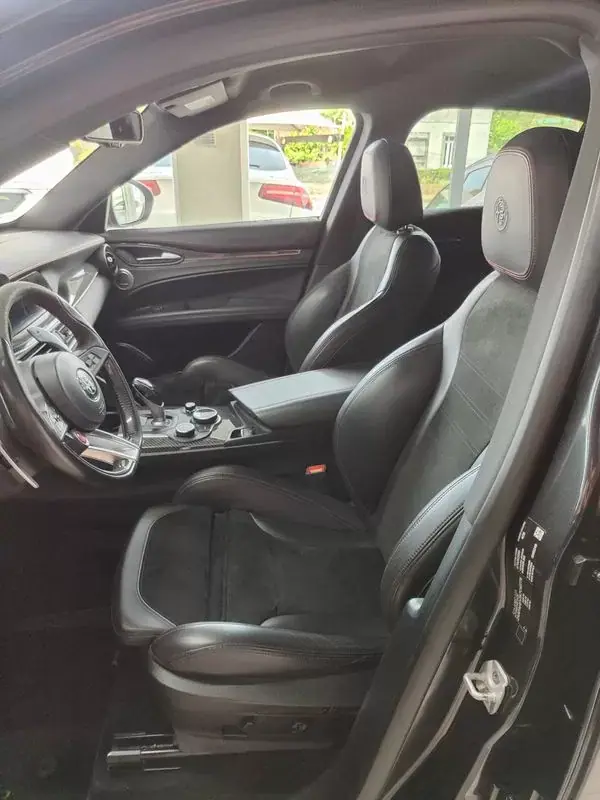 Alfa Romeo Stelvio 2021 - 63500 EUR, 68900 km - AUTO.MOTO.pt - 68900km - foto 14 de 33